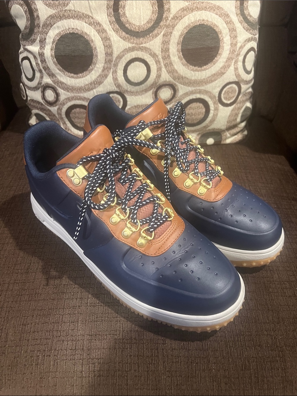 Classic Men’s Low-Top Nike Duck Boots Navy and Brown Trim. Slightly worn.